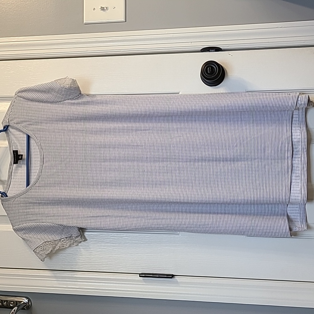 NWOT Tahari night gown
